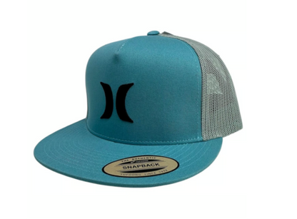 ICON SOLID FLAT TRUCKER HURLEY GORRA